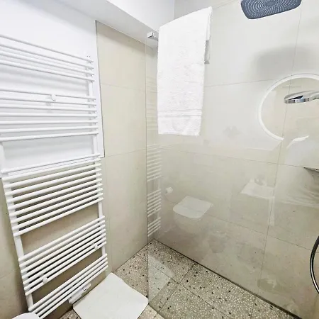 With Outdoor Vibes- Mont24 Apartament