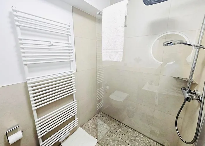 With Outdoor Vibes- Mont24 דירה