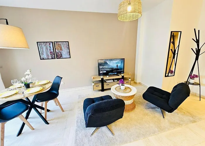 With Outdoor Vibes- Mont24 דירה *