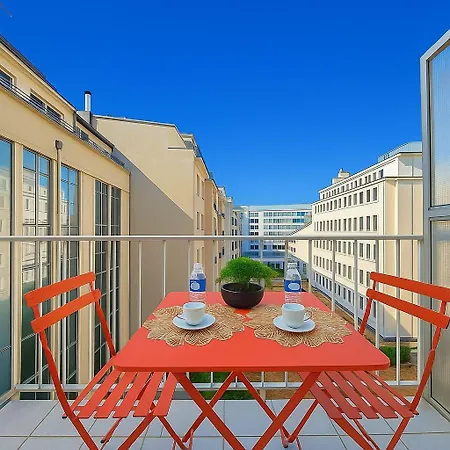 With Outdoor Vibes- Mont24